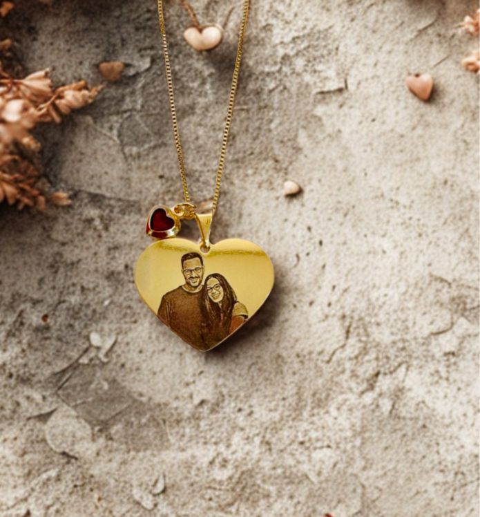 Colar pingente coração personalizado banhado a ouro
