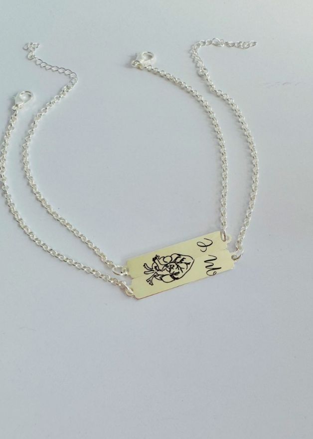 Kit pulseira casal plaquinha banhado a prata